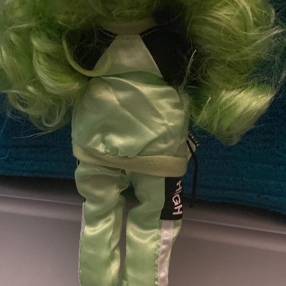 Rainbow High Jade Hunter Green Fashion Doll. - Picture 4 of 6